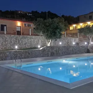 Alloggio per agriturismo La Valle Degli Ulivi, Acquedolci